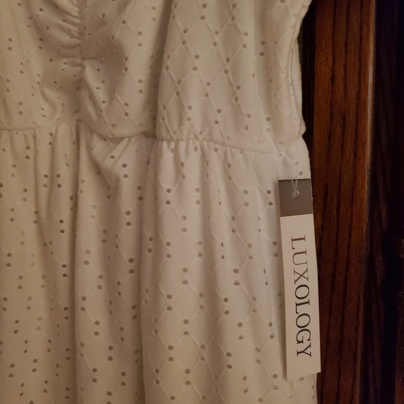 Loxology Women's Eyelet Shift Dress NWOT - Picture 11 of 14
